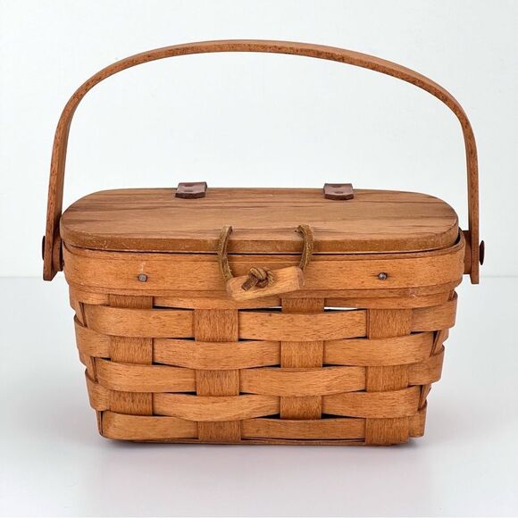 Vintage 1993 Longaberger Kiddie Purse Basket with Lid and Toggle Closure - Picture 1 of 11